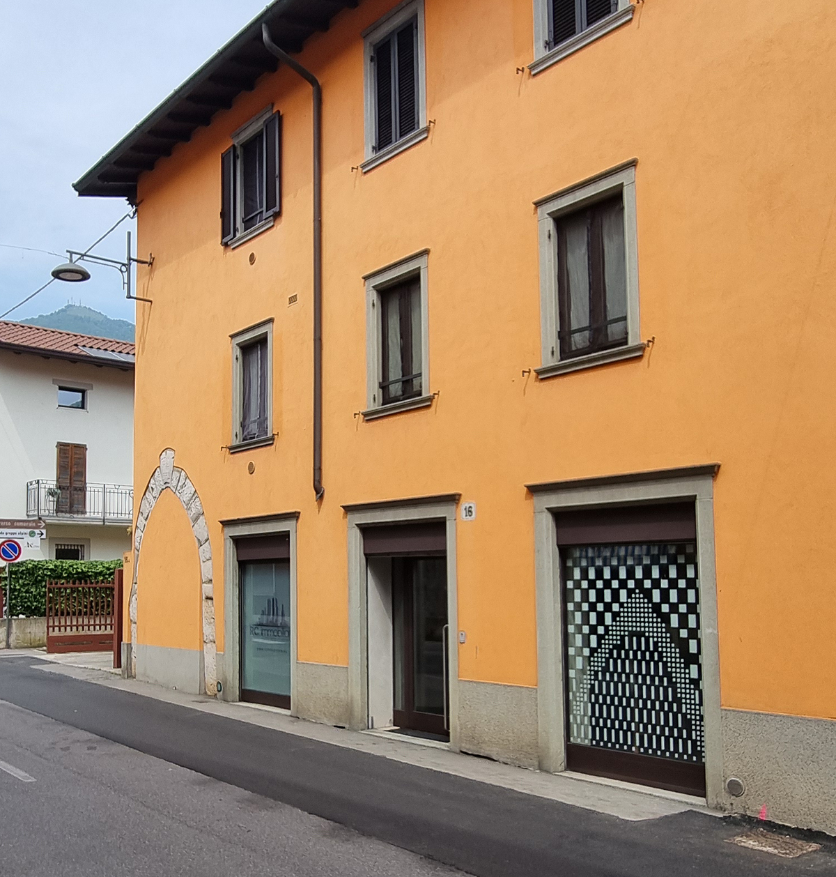 Info Point Via Monsignor Carrara, 16 Albino (BG)